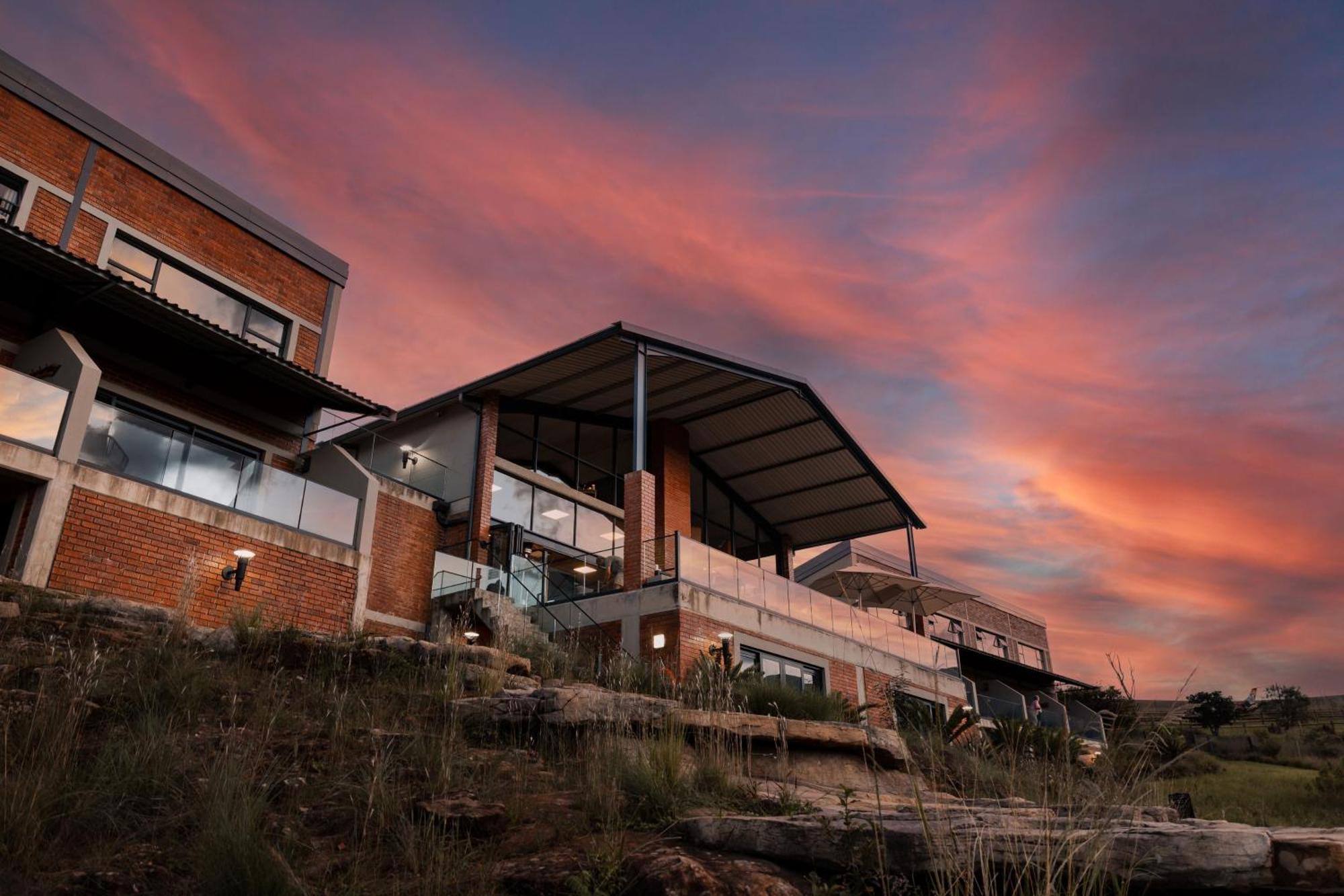 Champagne Valley Dragonview Lodge מראה חיצוני תמונה