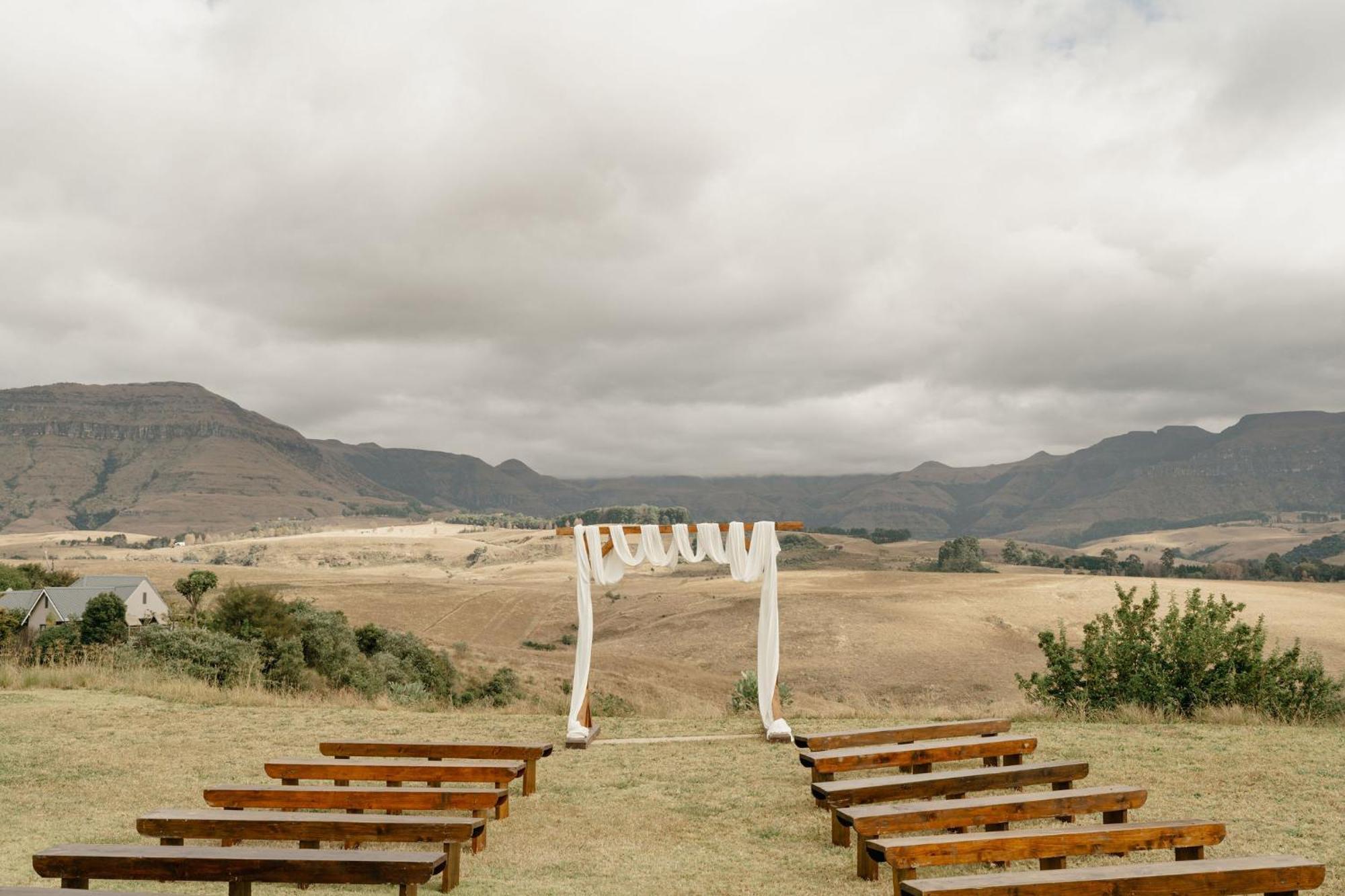 Champagne Valley Dragonview Lodge מראה חיצוני תמונה